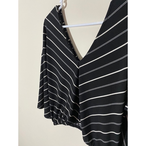 Express One Eleven black/white striped bell sleeve cropped blouse XS - Picture 3 of 7